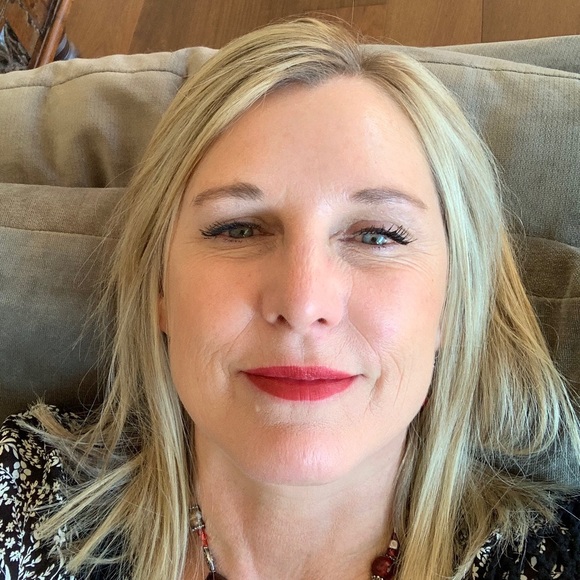 Meet your Posher, Kim - Picture 5 of 7